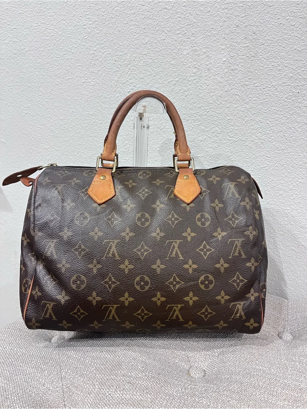 LOUIS VUITTON MONOGRAM SPEEDY 30 BAG.